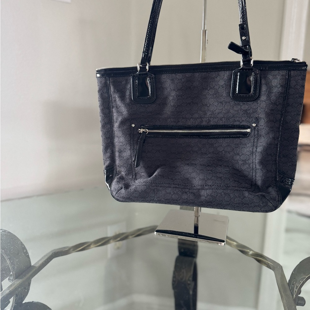 COACH Poppy Signature Black Tote with Patent Leather Trim NWOT.